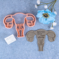 Pakke - Livmoder udstikker + 'Mind your own uterus' tekst stempel