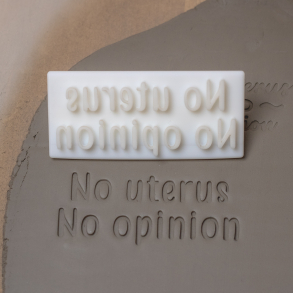 'No uterus No opinion' tekst stempel
