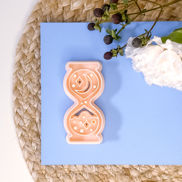 Timeglas udstikker med prgning - Mystik nr. 2